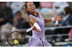Zheng, other top players advance into French Open last 16