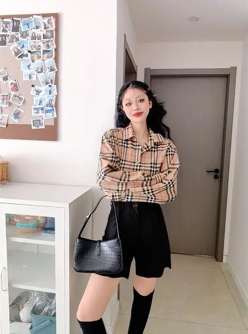 burberry衬衫怎么搭配