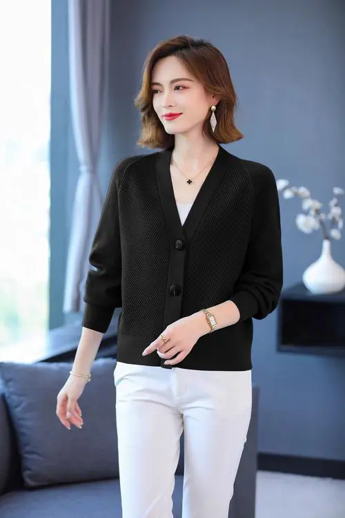 针织蝙蝠衫怎么搭配图片