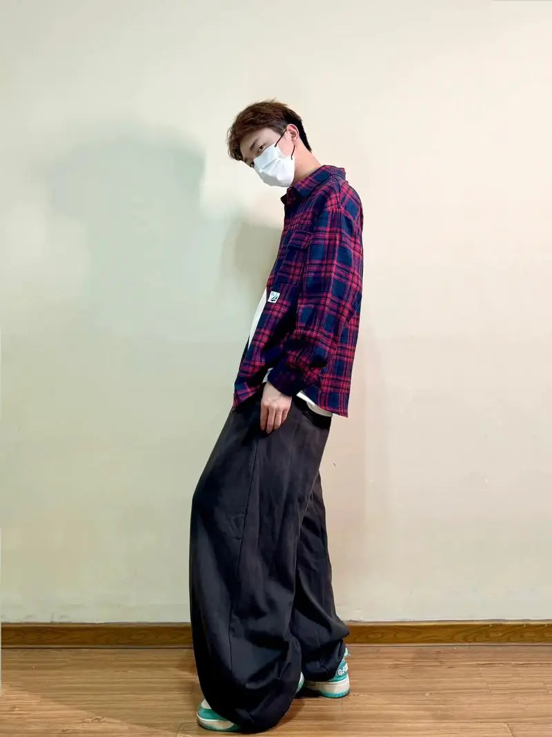 红小格子男衬衫怎么搭配什么裤子好看图片欣赏