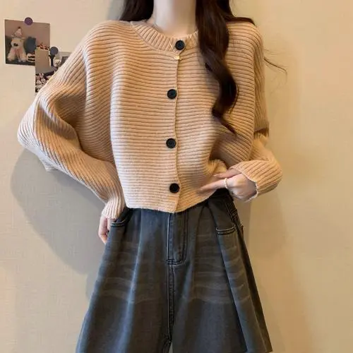 外套小款毛衣怎么搭配图片