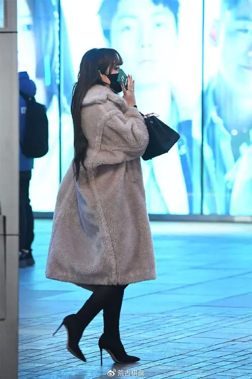 皮草短靴怎么搭配衣服