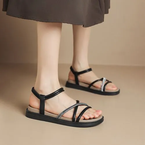 罗马平底凉鞋怎么搭配