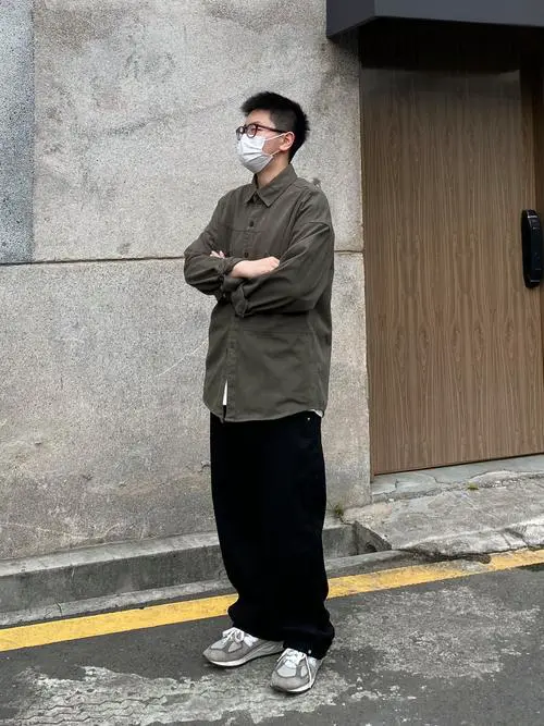 衬衫和休闲裤怎么搭配