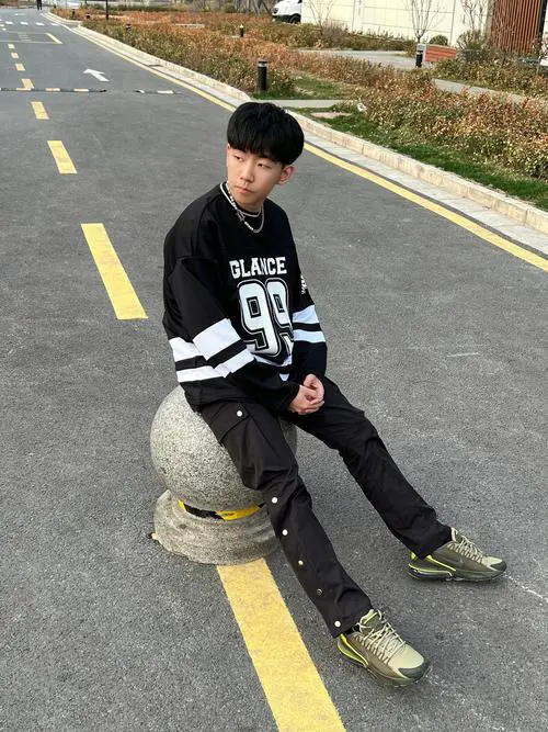 耐克air max怎么搭配