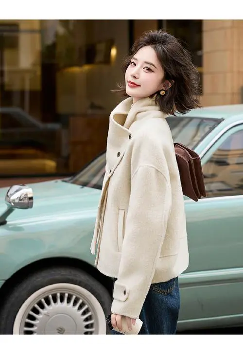 短大衣女羊毛大衣怎么搭配什么围巾好看吗