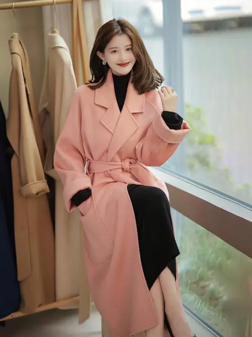 粉和羊绒大衣怎么搭配