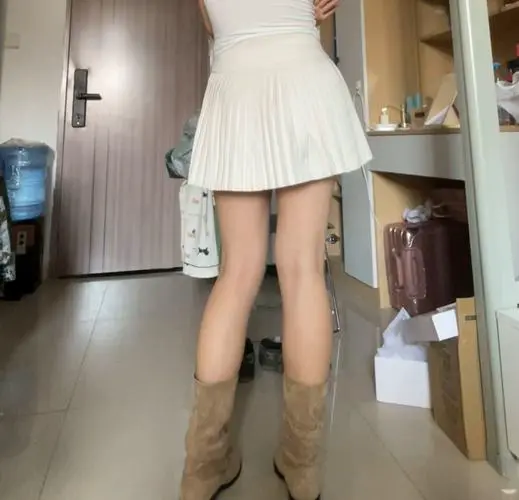 粗跟裸靴怎么搭配好看