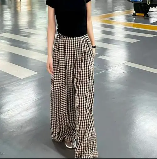 格子裤子怎么搭配上衣