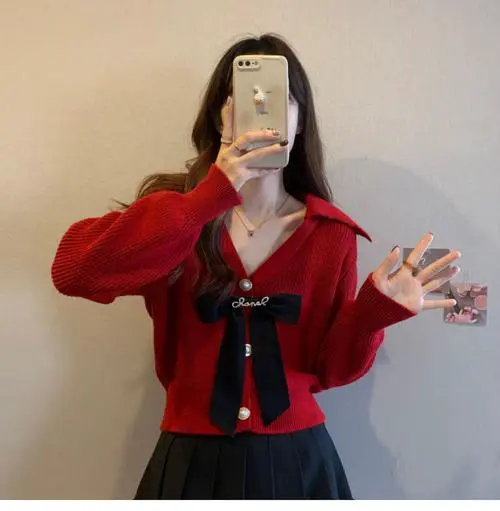 红色衣服外套怎么搭配颜色好看