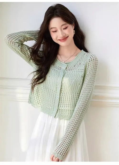 小款披肩外套怎么搭配