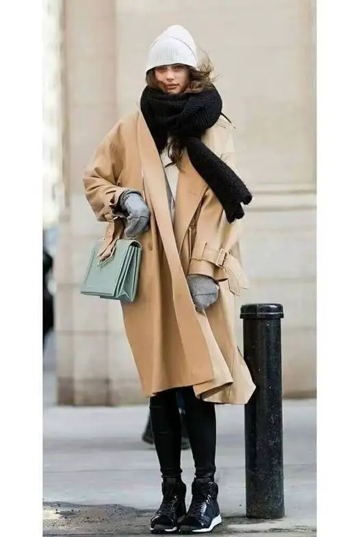 驼色廓形大衣怎么搭配