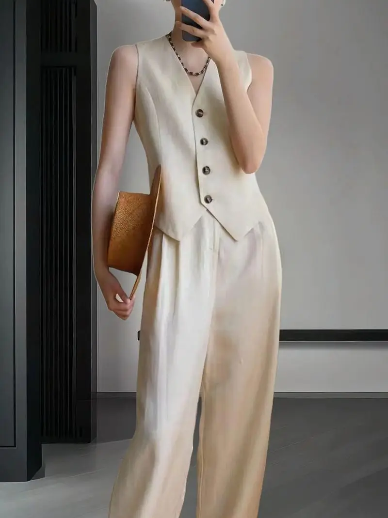 女式马甲西服怎么搭配