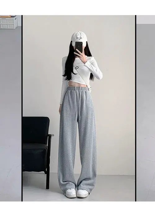 白灰色裤子配什么上衣