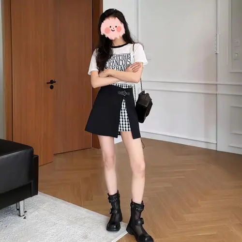 夏季短款上衣怎么搭配下装