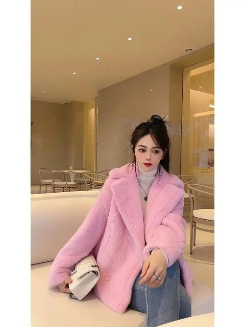 中长款皮粉色皮草怎么搭配图片