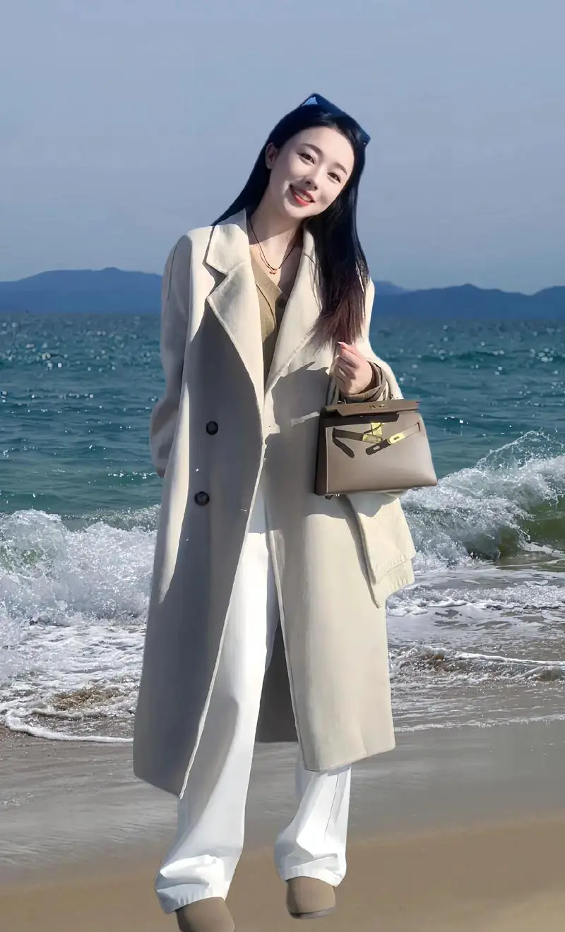 米色风衣怎么搭配什么帽子