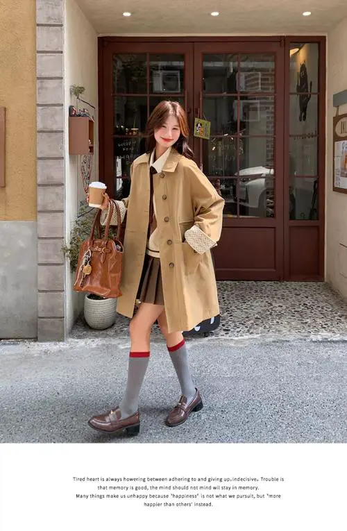 卡其色风衣搭配什么裤子