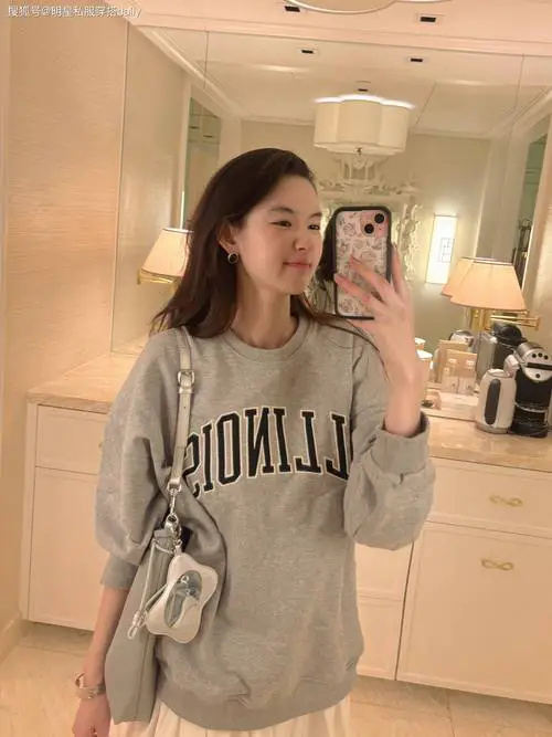 穿卫衣连衣裙怎么搭配图片