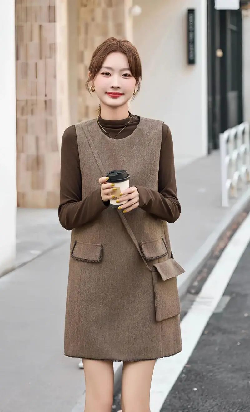 秋冬款背心裙怎么搭配好看