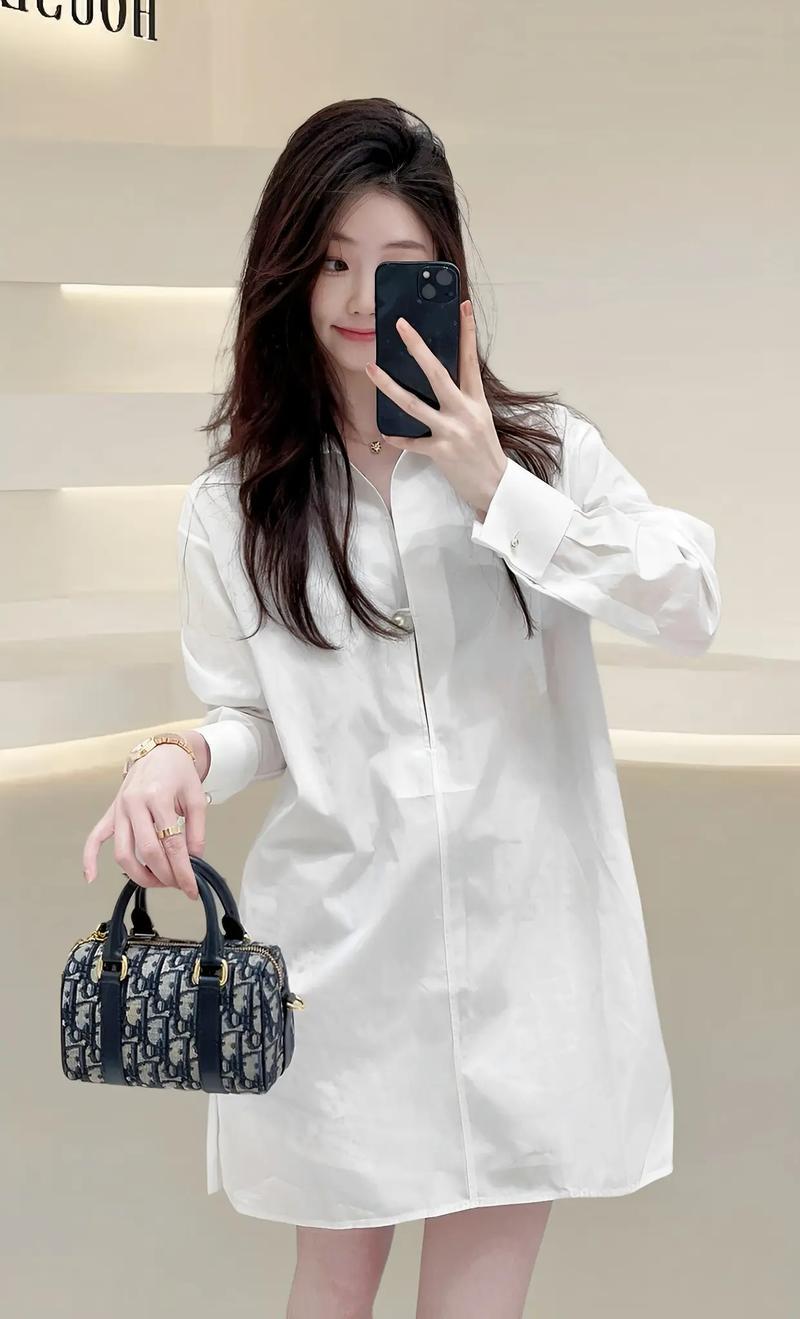 白中长衬衫怎么搭配图片