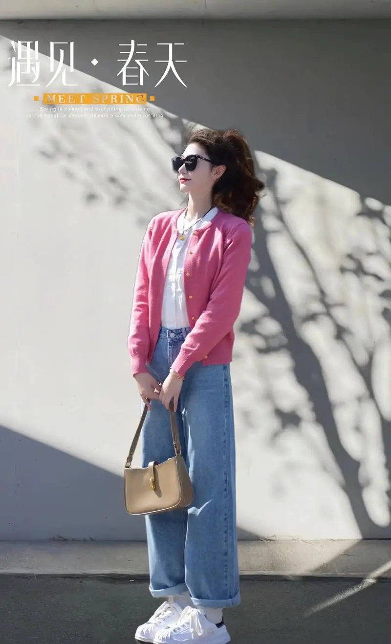 白毛衣和衬衫怎么搭配