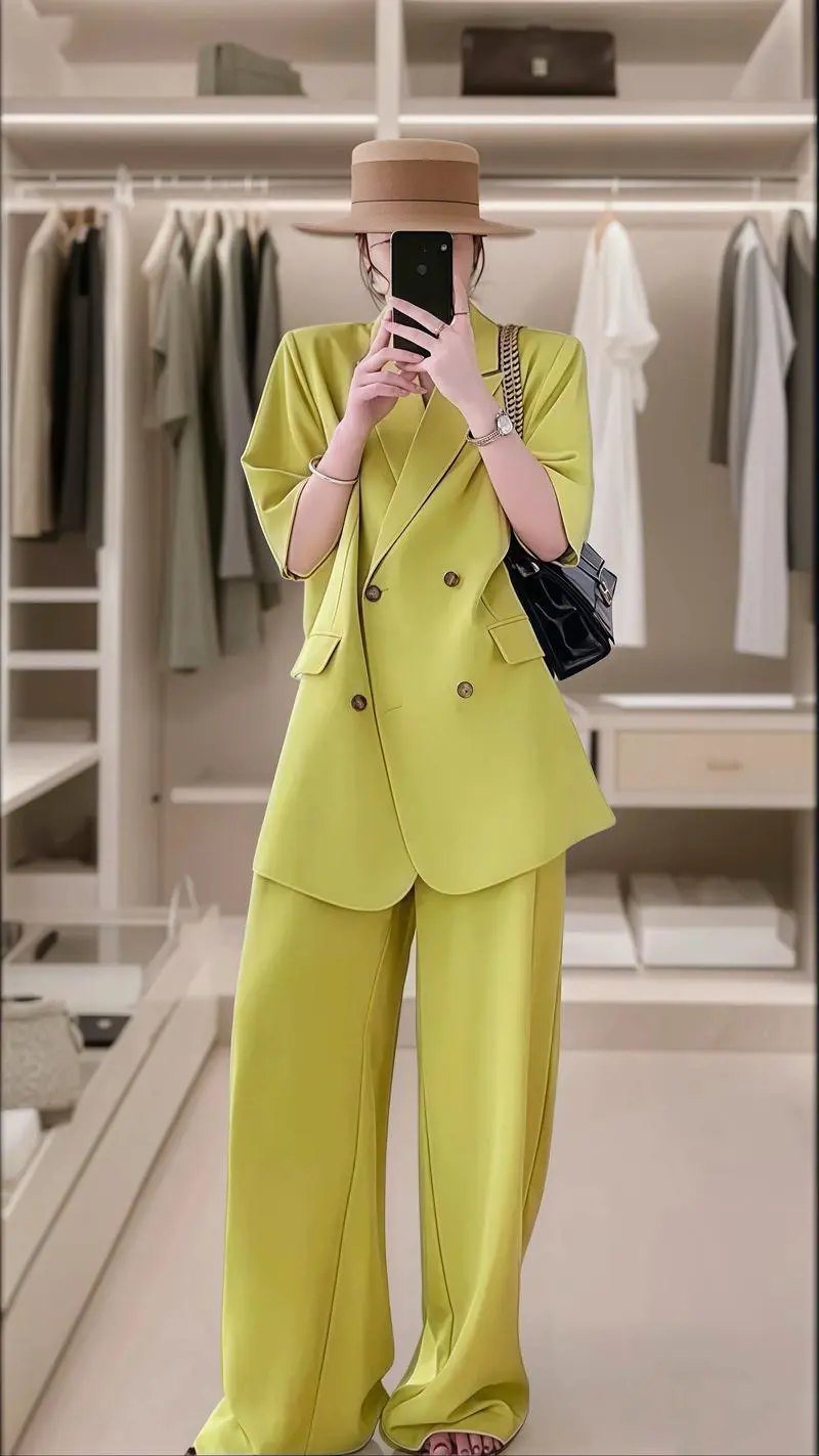 中袖大衣里面怎么搭配