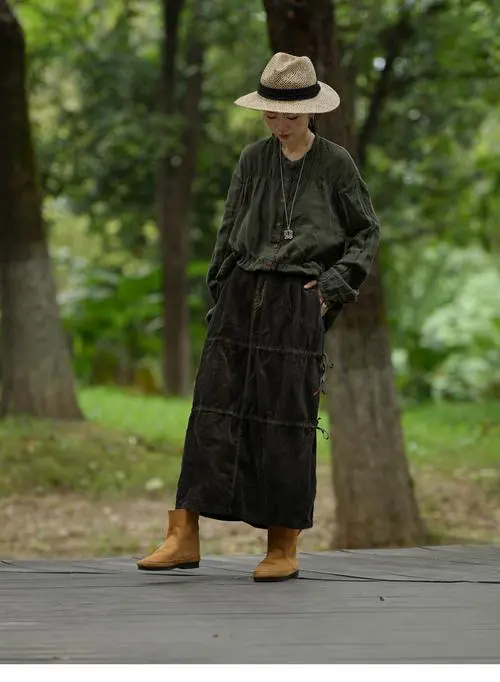 军 绿色半裙怎么搭配什么外套