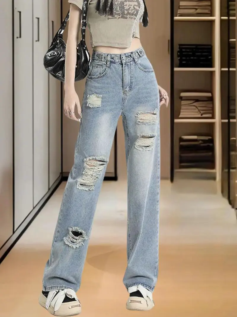 破洞牛仔裤要怎么搭配上衣