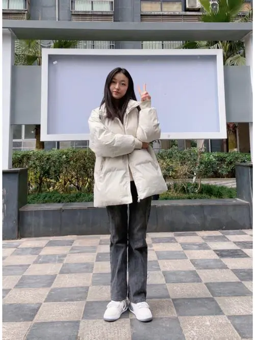 白色高帮鞋怎么搭配裙子