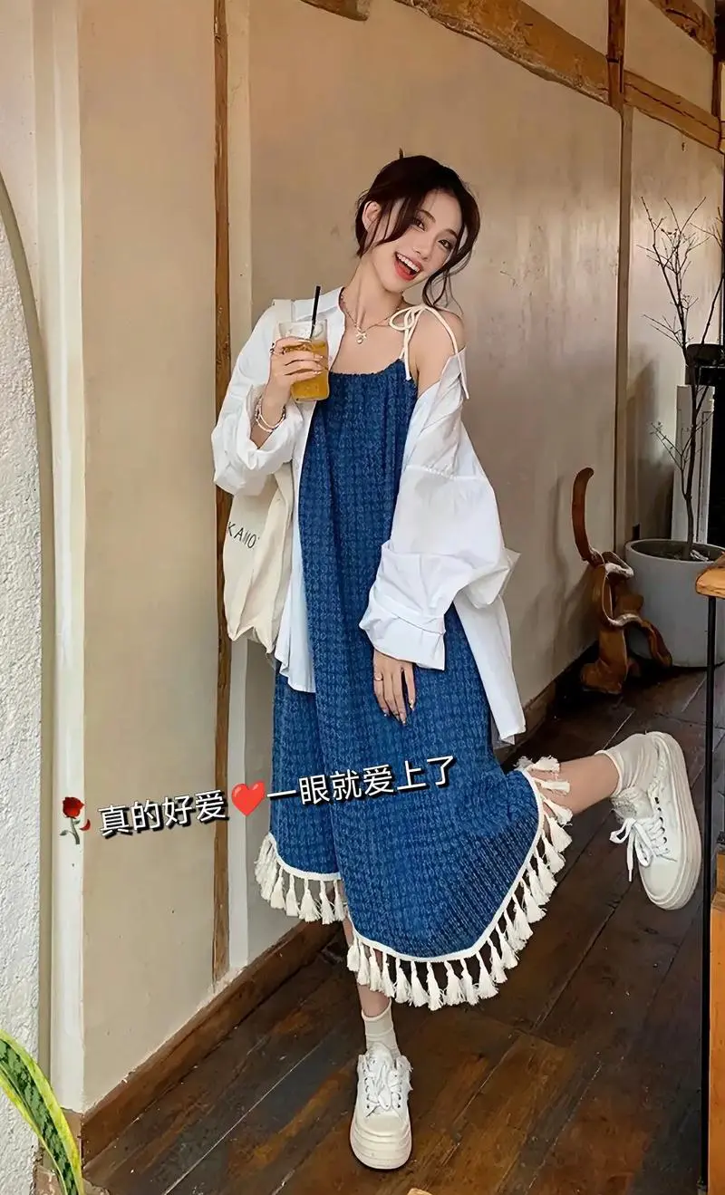 吊带背带裙怎么搭配外套好看