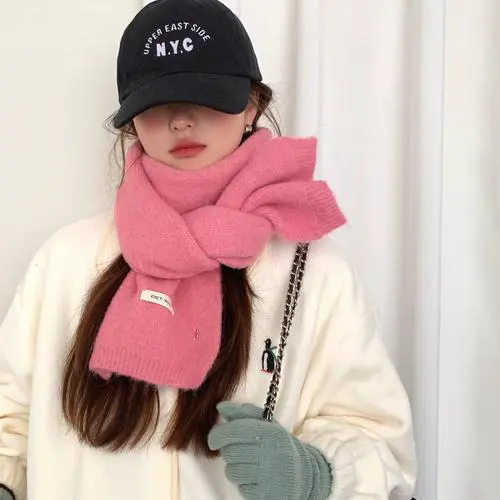 粉色的围巾怎么搭配衣服