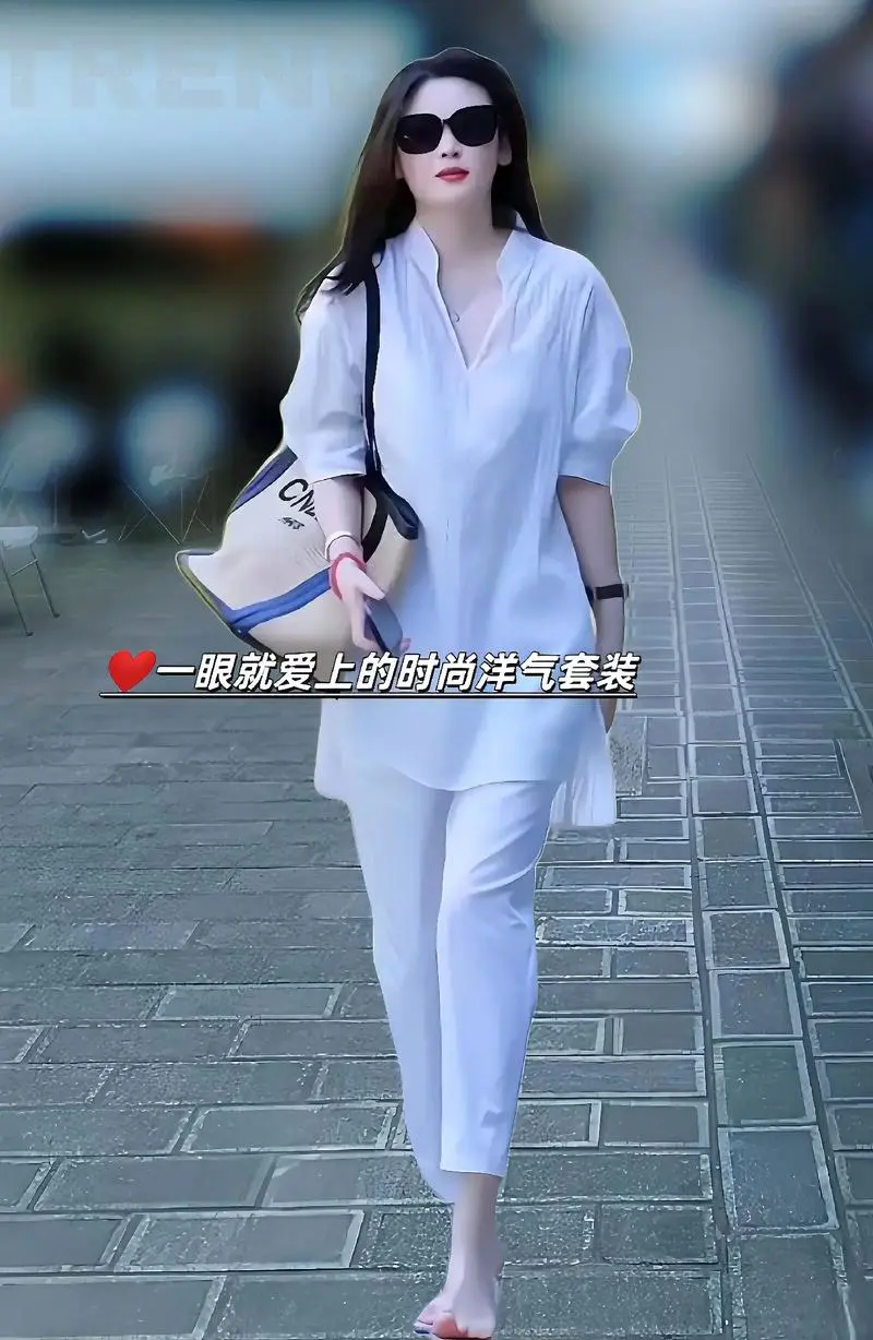 女士休闲衬衣怎么搭配