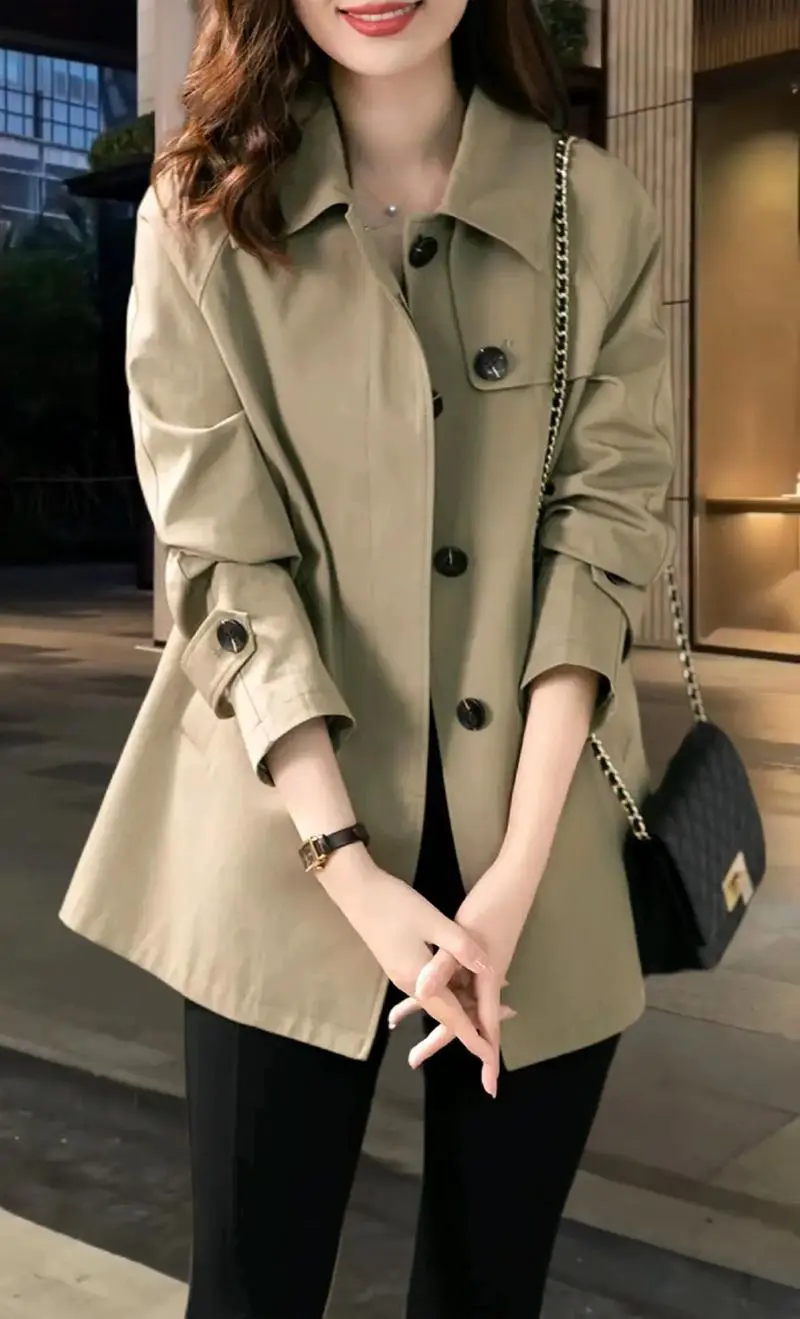 女士短款外套怎么搭配