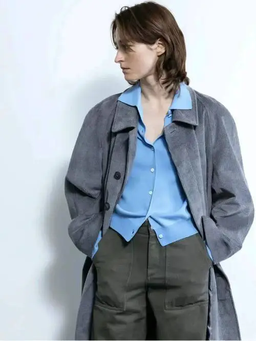 蓝灰大衣怎么搭配