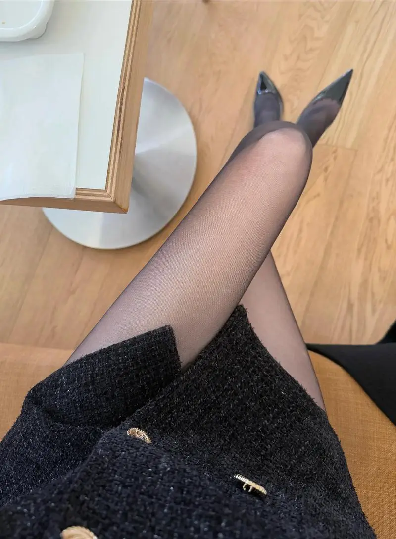 黑长丝袜怎么搭配鞋子