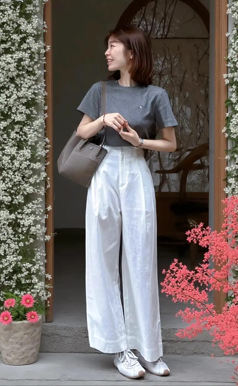 灰白色裤子配什么上衣