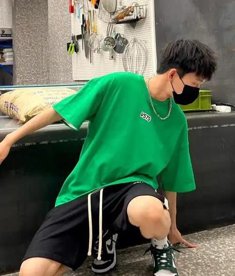 绿色帆布鞋怎么么搭配衣服