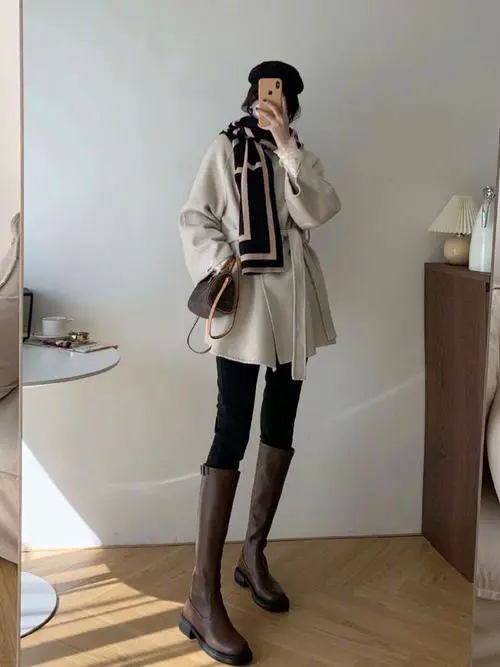 中靴子怎么搭配衣服