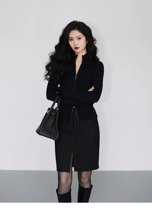 灰色毛线短裙怎么搭配图片