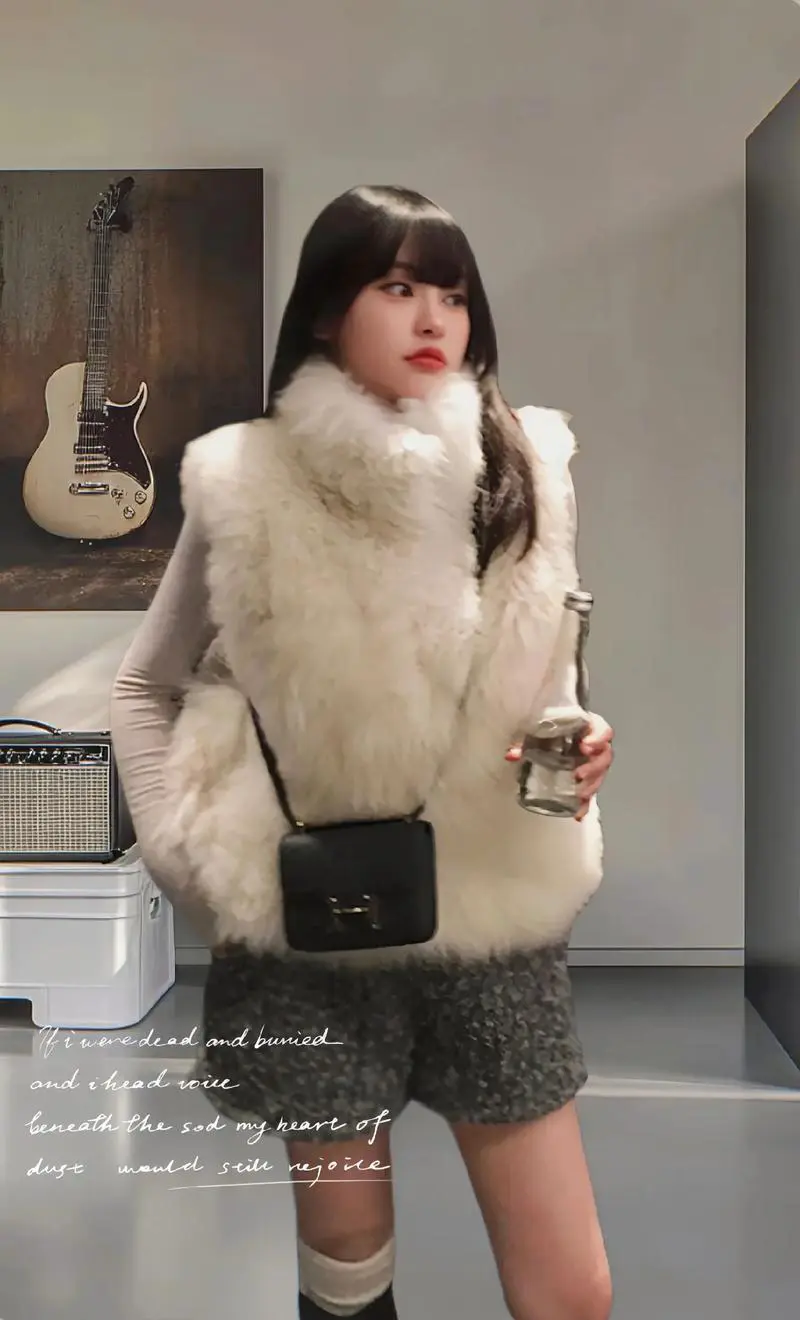 小款皮草马甲怎么搭配