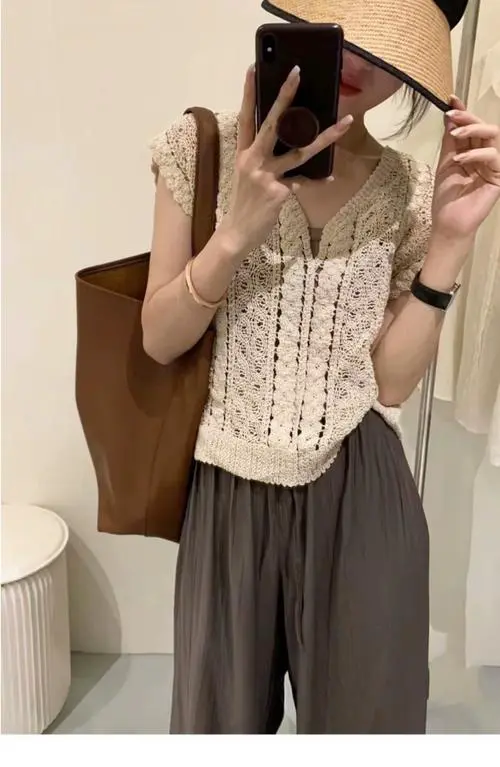 针织套头开衫马甲怎么搭配什么裤子好看吗