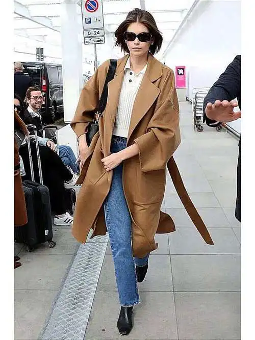 蓝鞋子怎么搭配穿衣裤