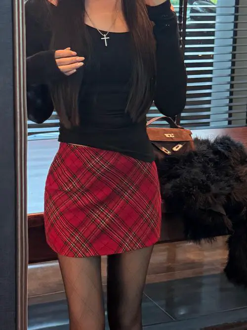 大红百褶裙怎么搭配图片