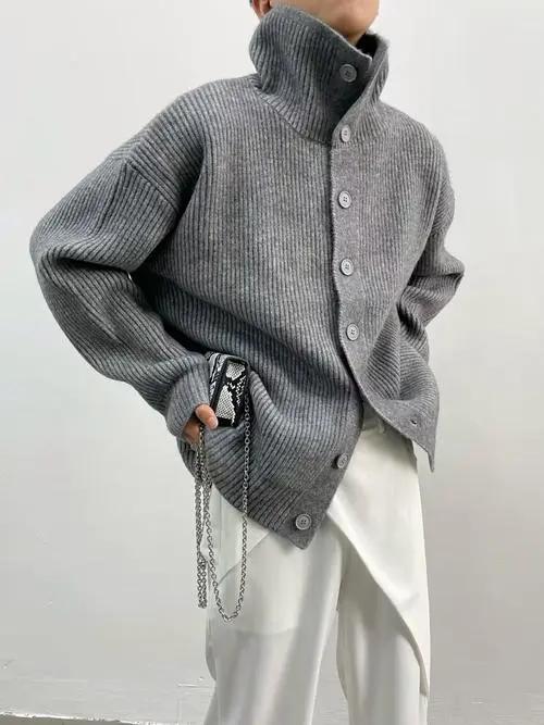 灰色开衫小毛衣怎么搭配图片