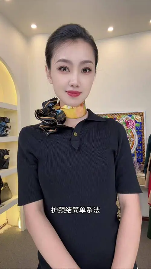 小丝巾怎么搭配