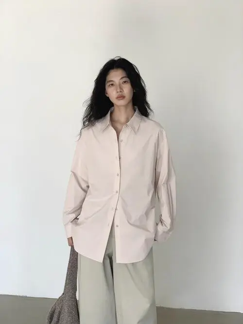 女长袖衬衣怎么搭配