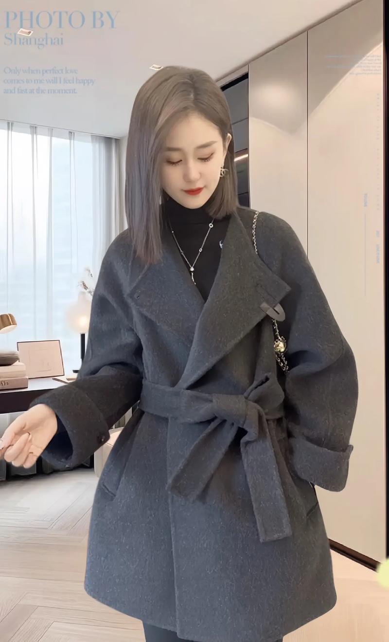 中长无领大衣怎么搭配图片