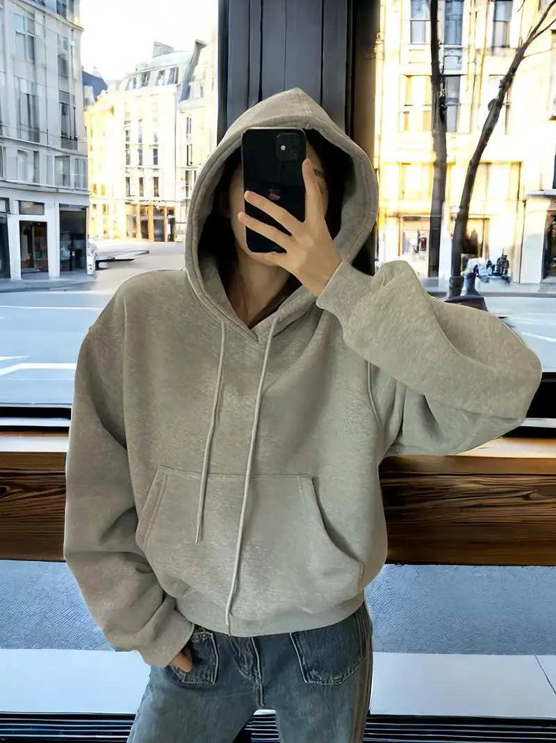 深灰卫衣搭配什么裤子