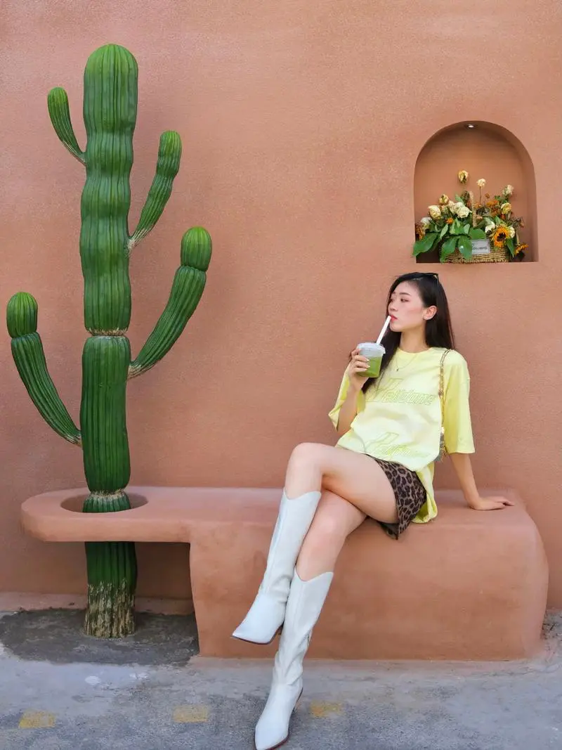 高筒靴子怎么搭配